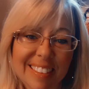 Meet your Posher, Roxanne